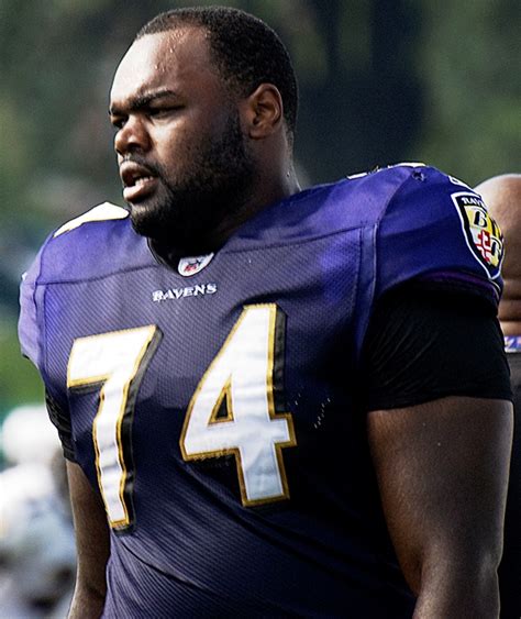 michael oher número|More.